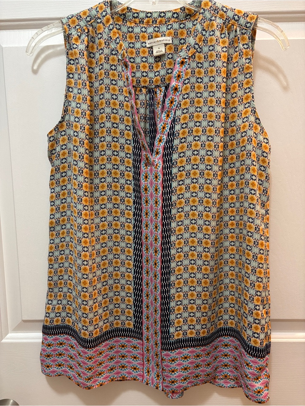 mercer & madison Yellow and Pink Sleeveless Sleeveless BlousP